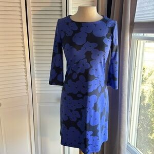 MAHI GOLD.
Navy/ Black. Size small. Wash & Wear. Made in the USA.